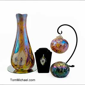 Art glass vases, jewelry, ornaments, paperweights by Tom Michael at TomMichael.com